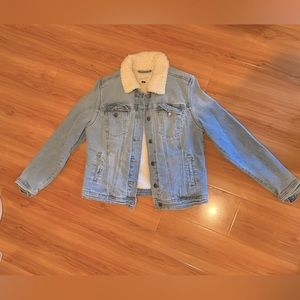 Universal Threads Sherpa lined denim jacket